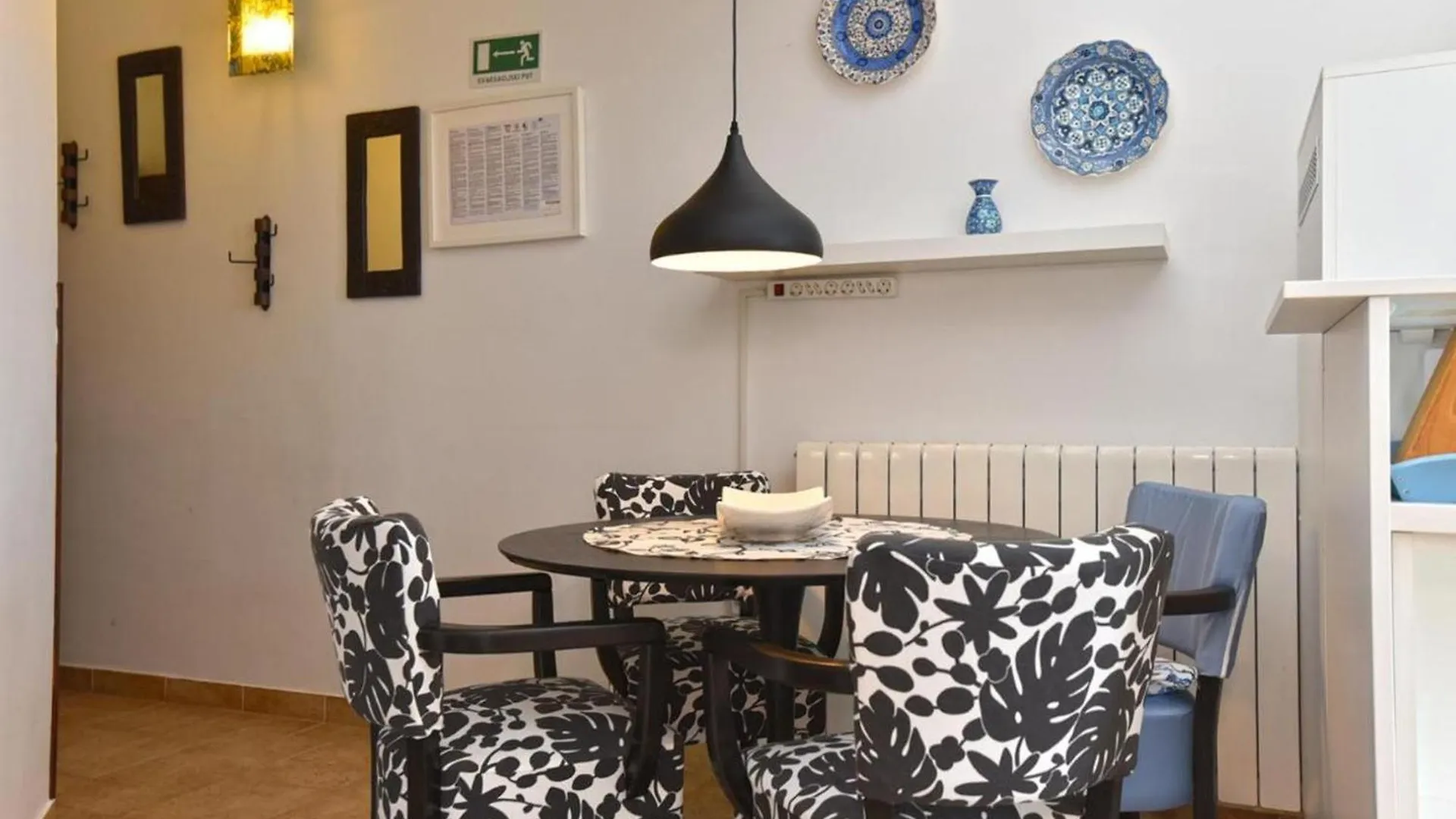 דירות פרוי Cozy Flat With Balcony, Pool Access And Full Amenities 0*,